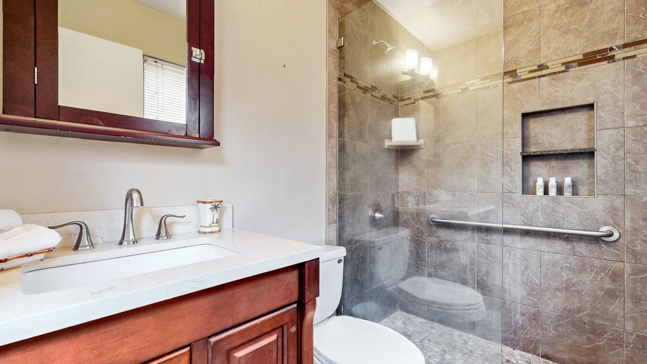 Photo of Bathroom in Maalaea