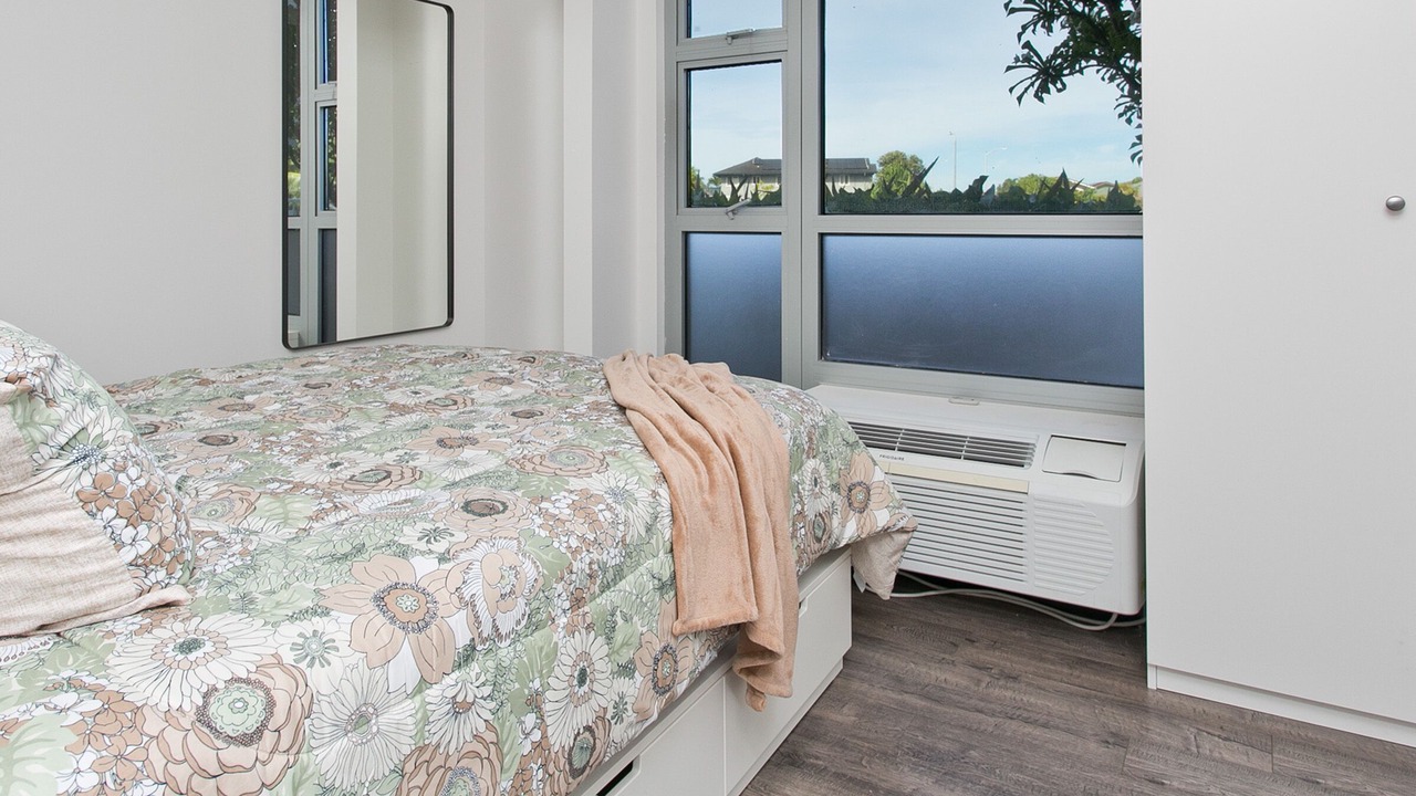 Photo of Bedroom in Portlock