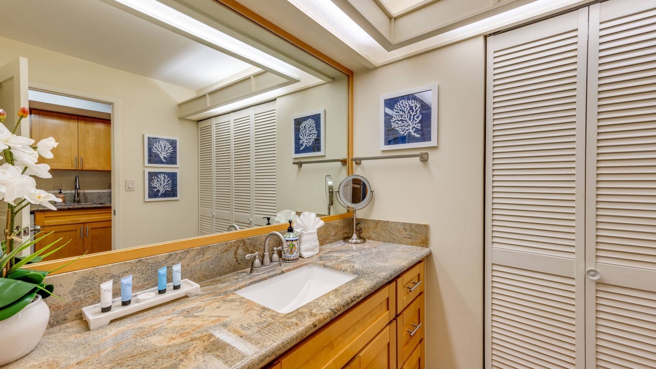 Photo of Bathroom in Kaanapali
