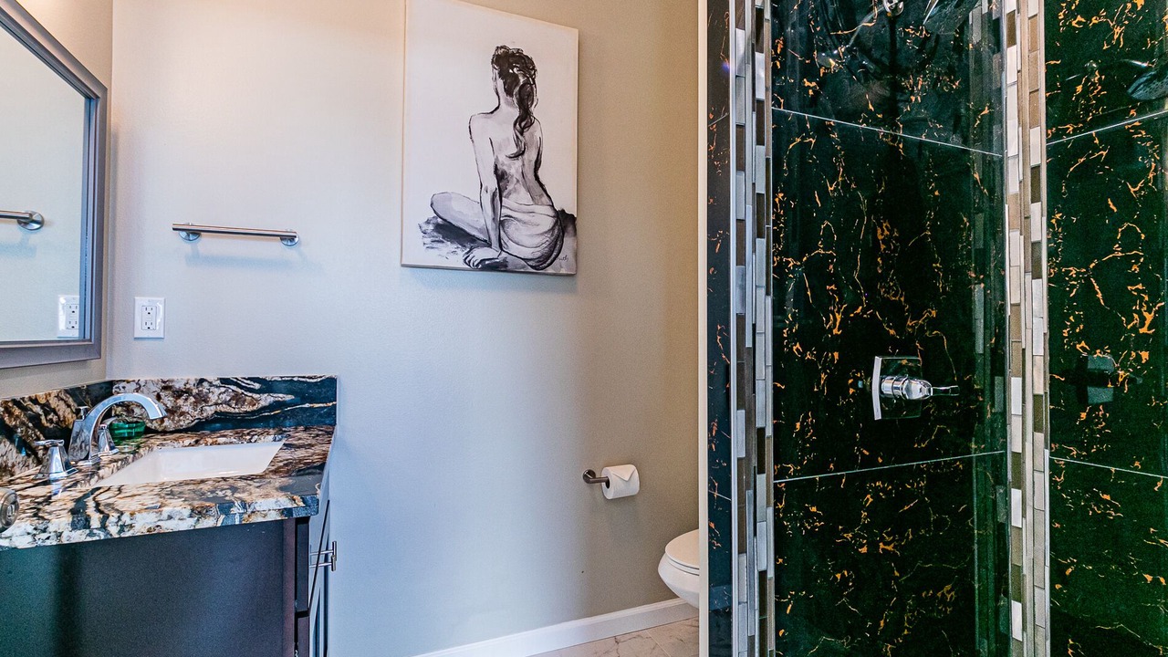 Photo of Bathroom in Hilo