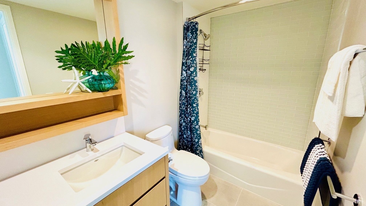 Photo of Bathroom in Ala Moana