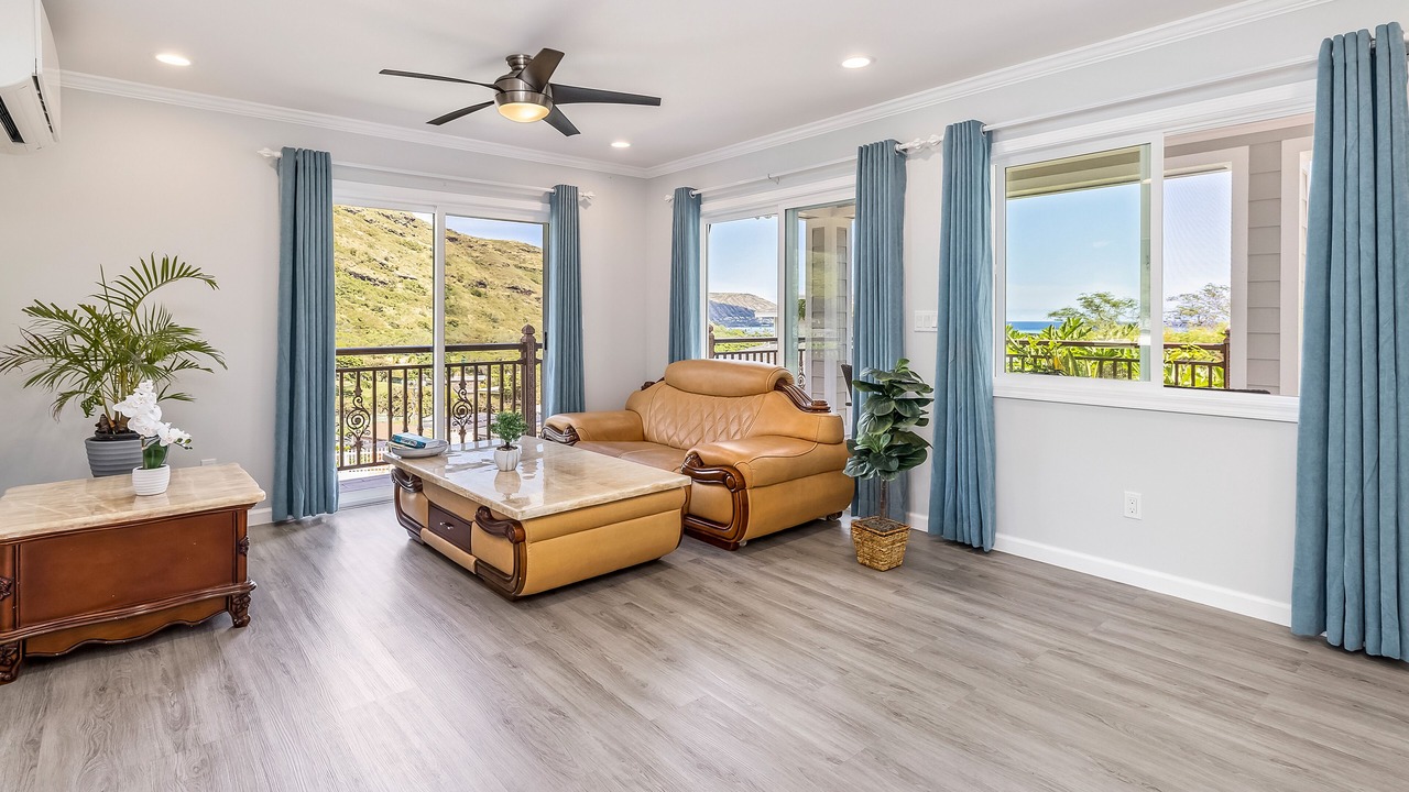 Photo of Livingroom in Eastern Honolulu