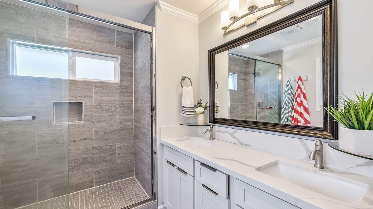 Photo of Bathroom in Eastern Honolulu
