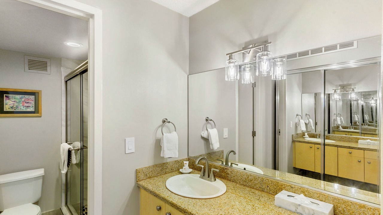 Photo of Bathroom in Kahana