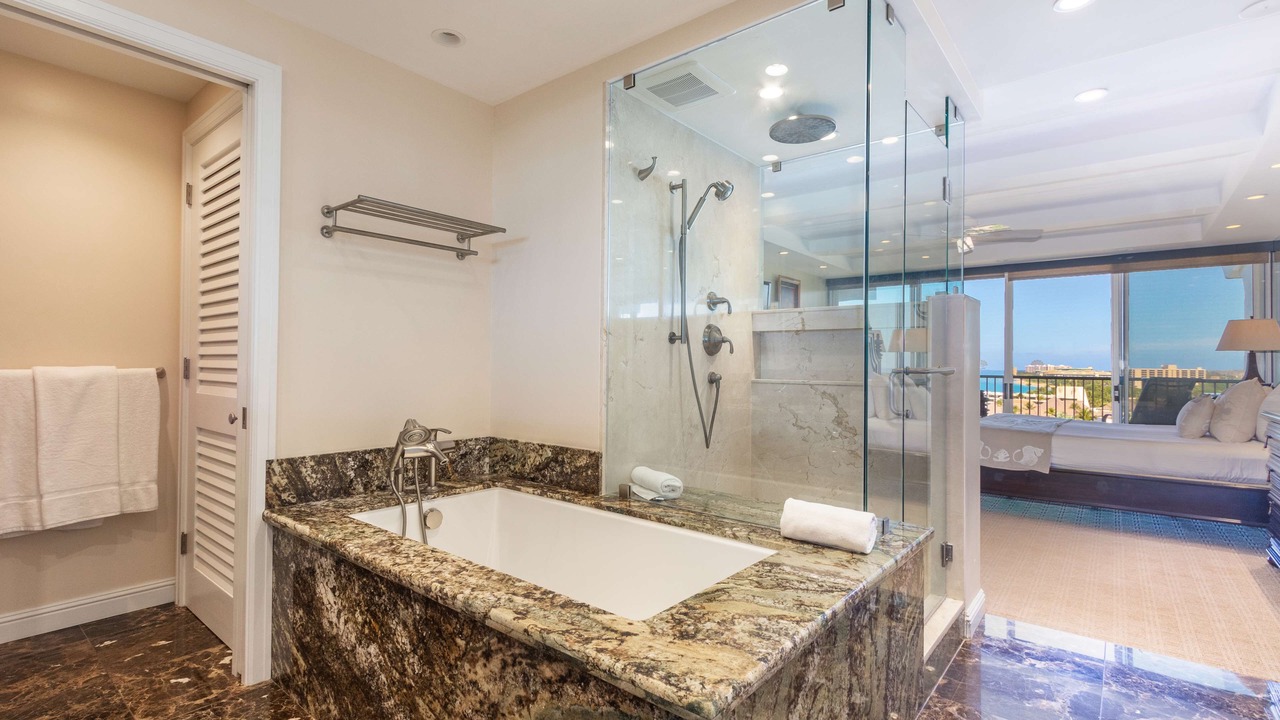 Photo of Bathroom in Kaanapali