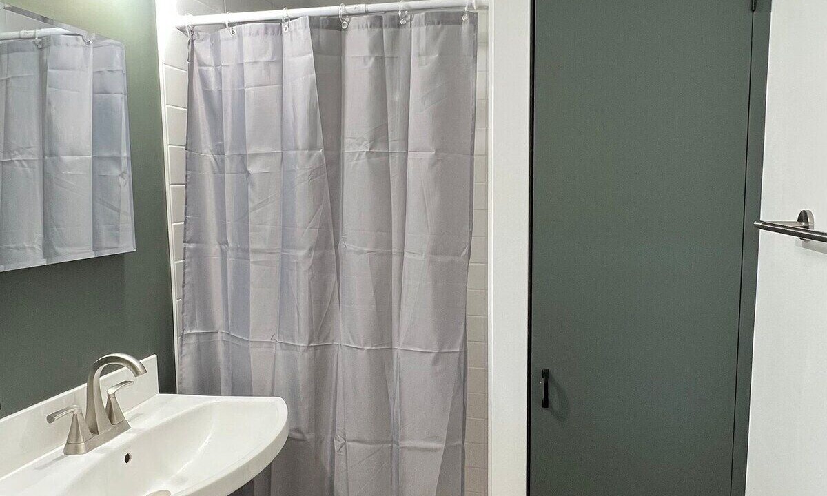 Photo of Bathroom in Diamond Head - Kapahulu - St. Louis