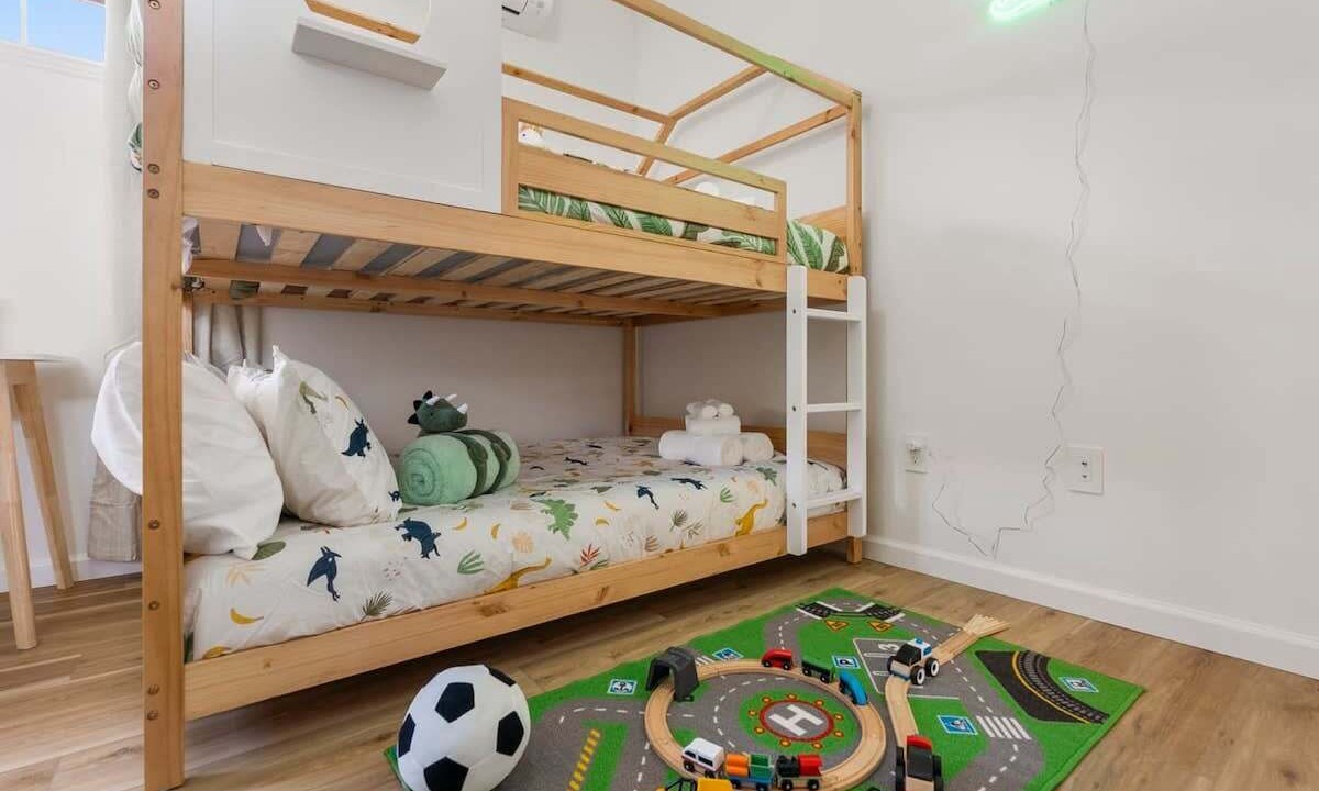 Photo of Bedroom in Makaha Valley