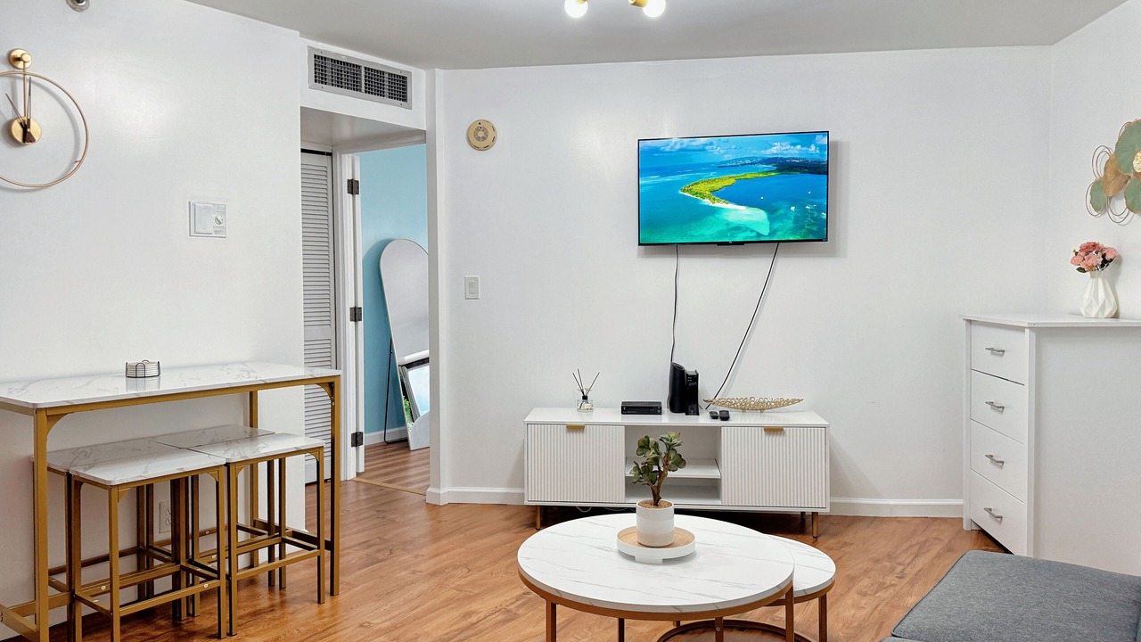 Photo of Livingroom in Downtown Honolulu