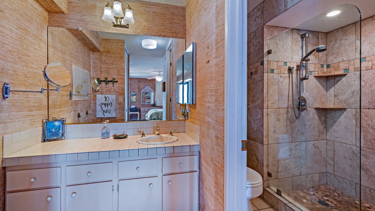 Photo of Bathroom in Maalaea
