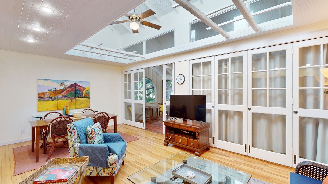 Photo of Livingroom in Maunaloa