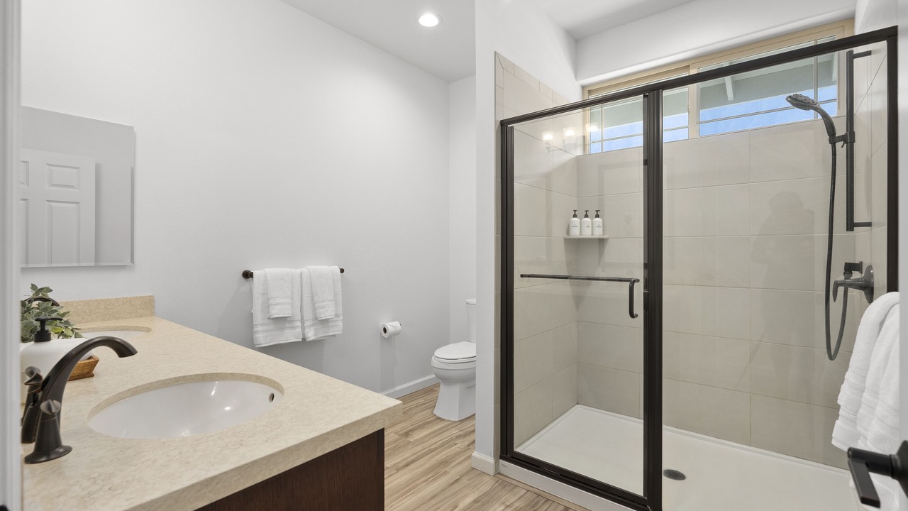 Photo of Bathroom in Makaha Valley