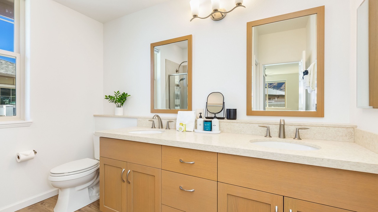Photo of Bathroom in Makaha Valley