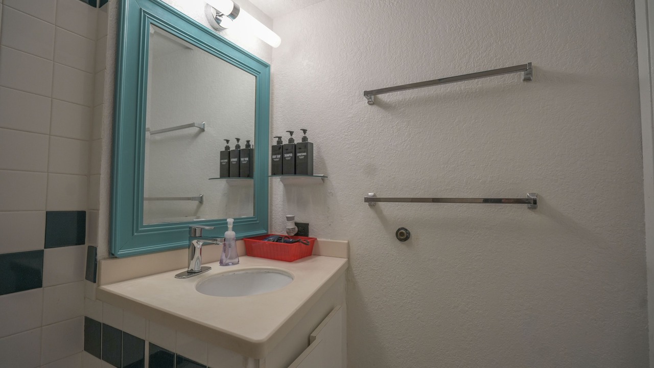 Photo of Bathroom in McCully - Moiliili
