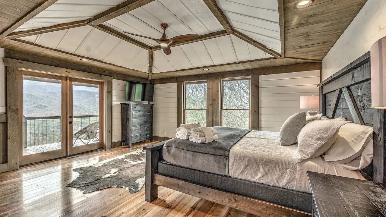 Photo of Bedroom in Cherry Log