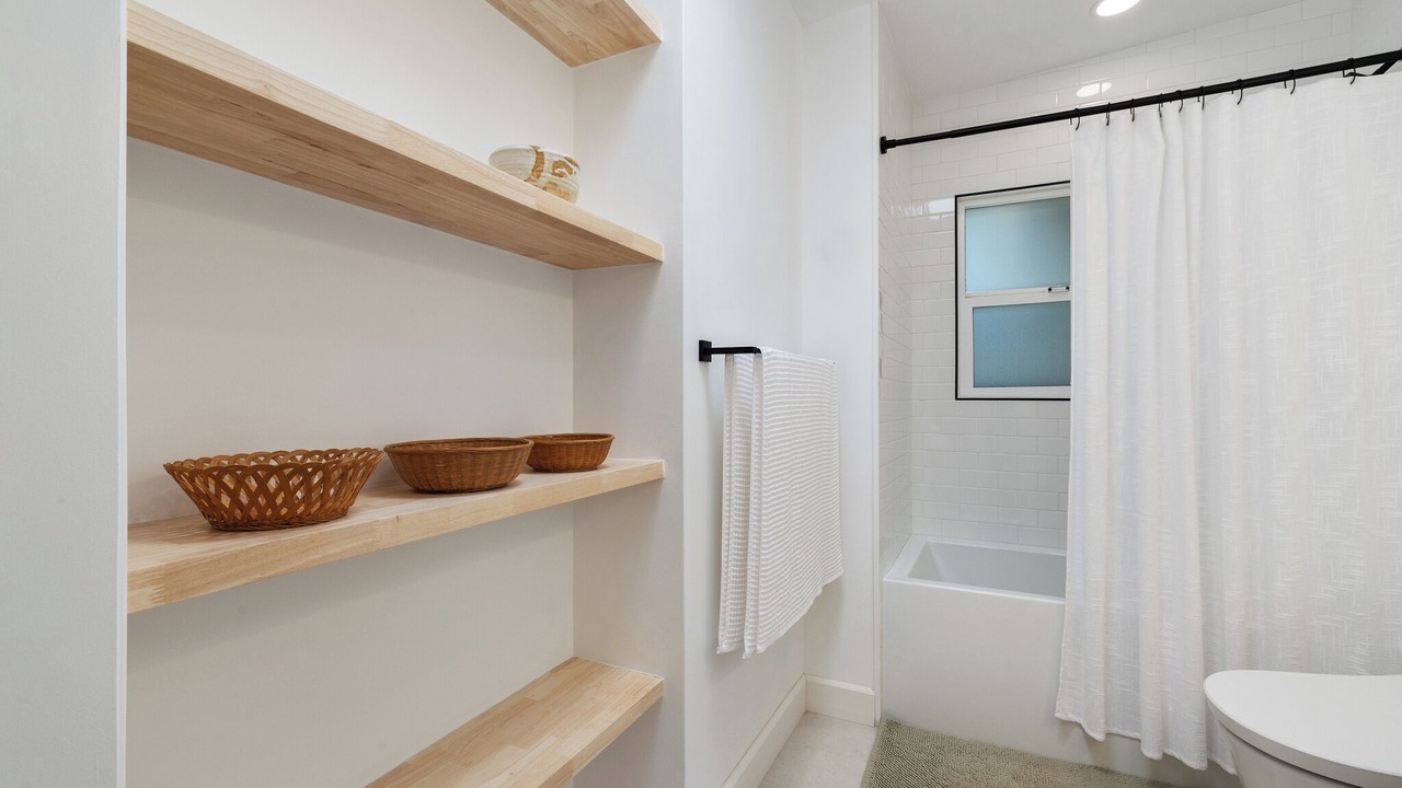Photo of Bathroom in Manoa
