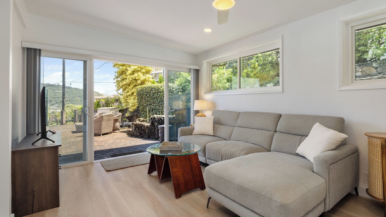 Photo of Livingroom in Manoa