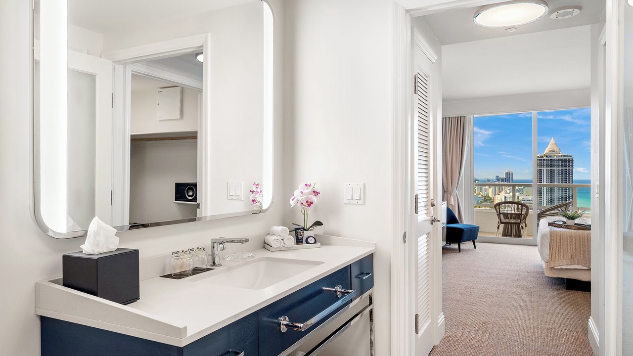 Photo of Bedroom in Mid Beach