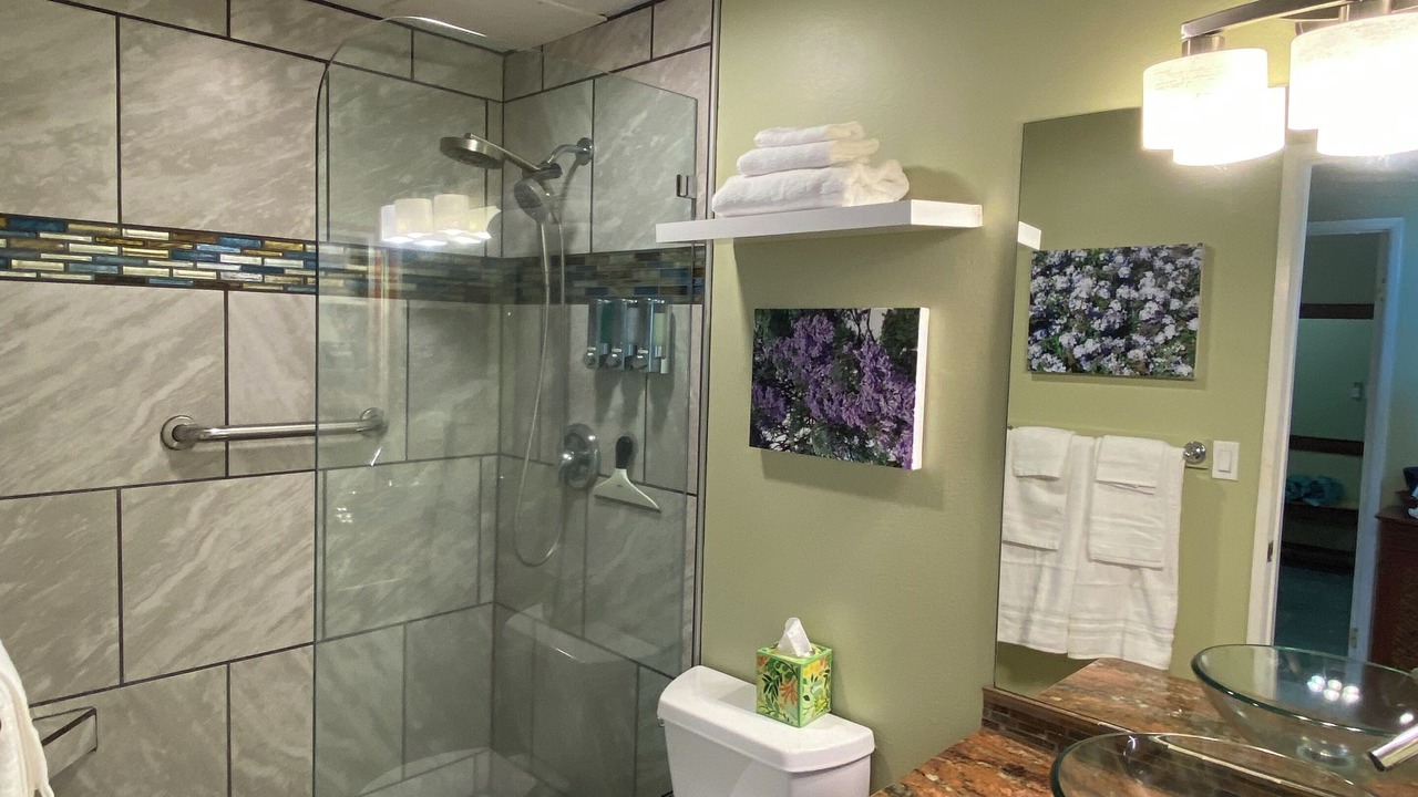 Photo of Bathroom in Maalaea
