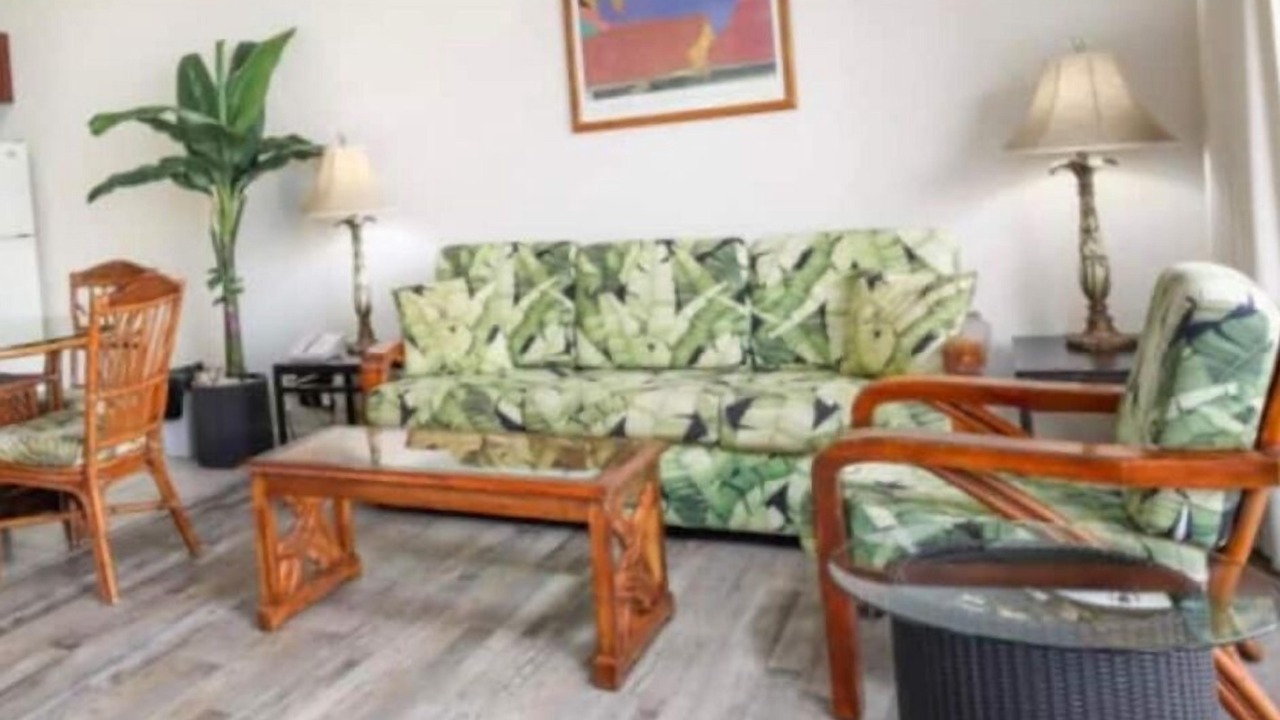 Photo of Livingroom in Waikiki