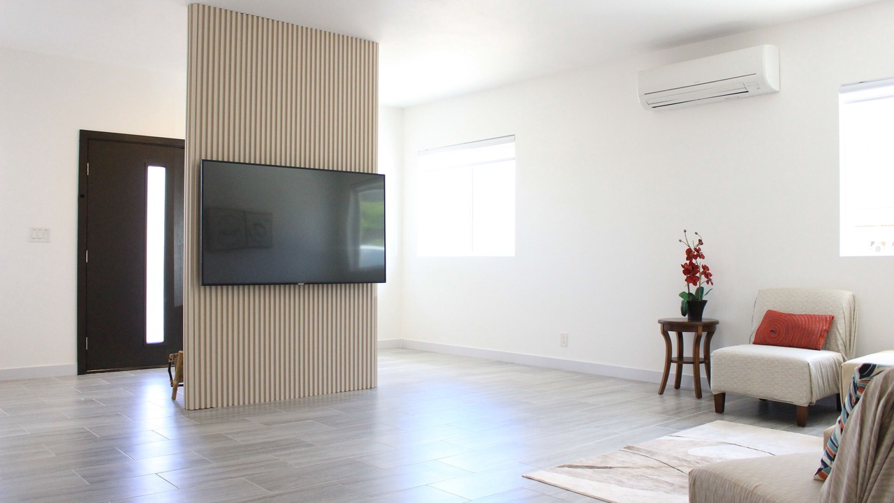 Photo of Livingroom in Portlock