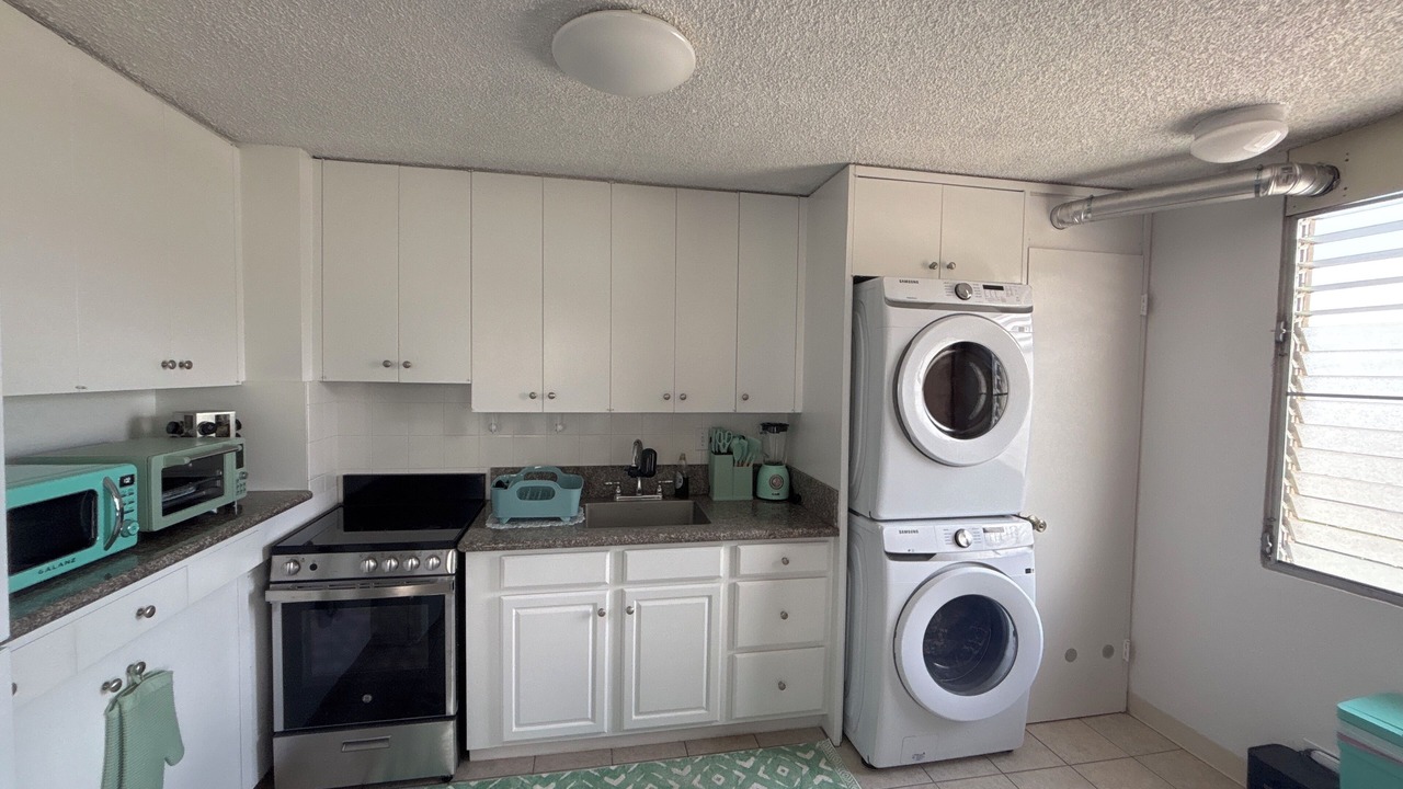 Photo of Kitchen in McCully - Moiliili
