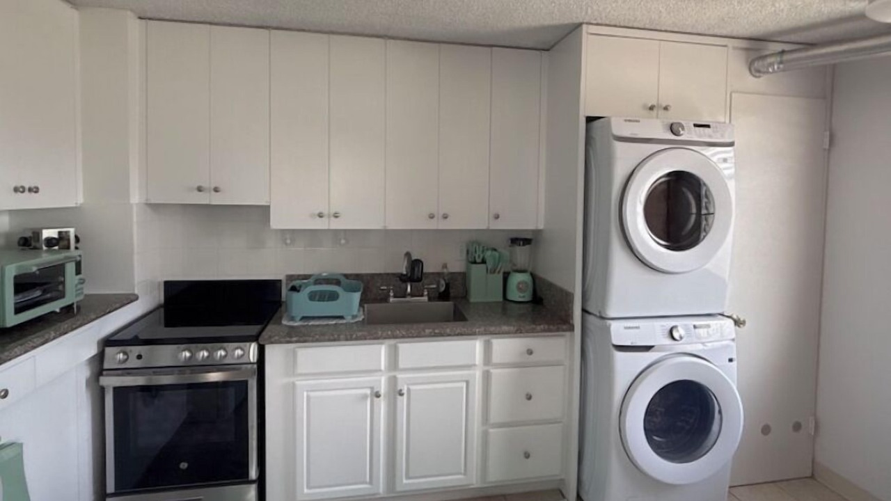 Photo of Kitchen in McCully - Moiliili