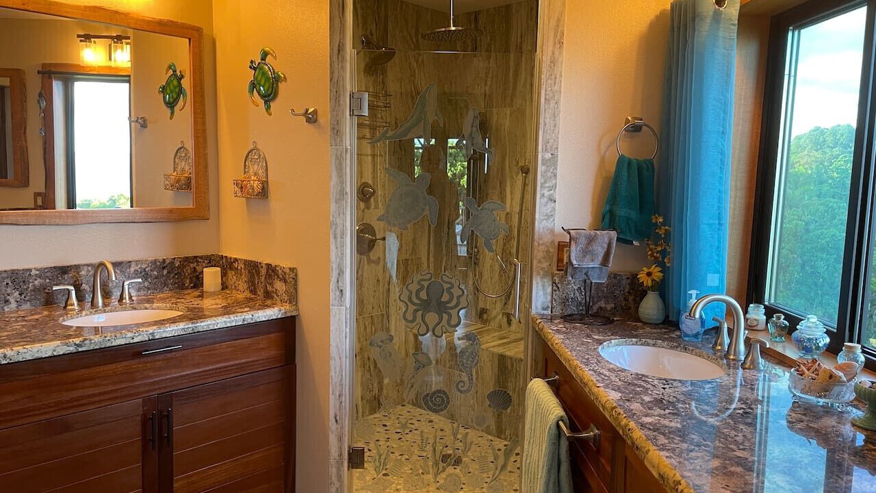 Photo of Bathroom in Paukaa