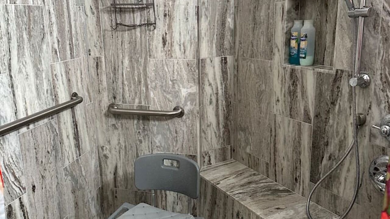 Photo of Bathroom in Paukaa