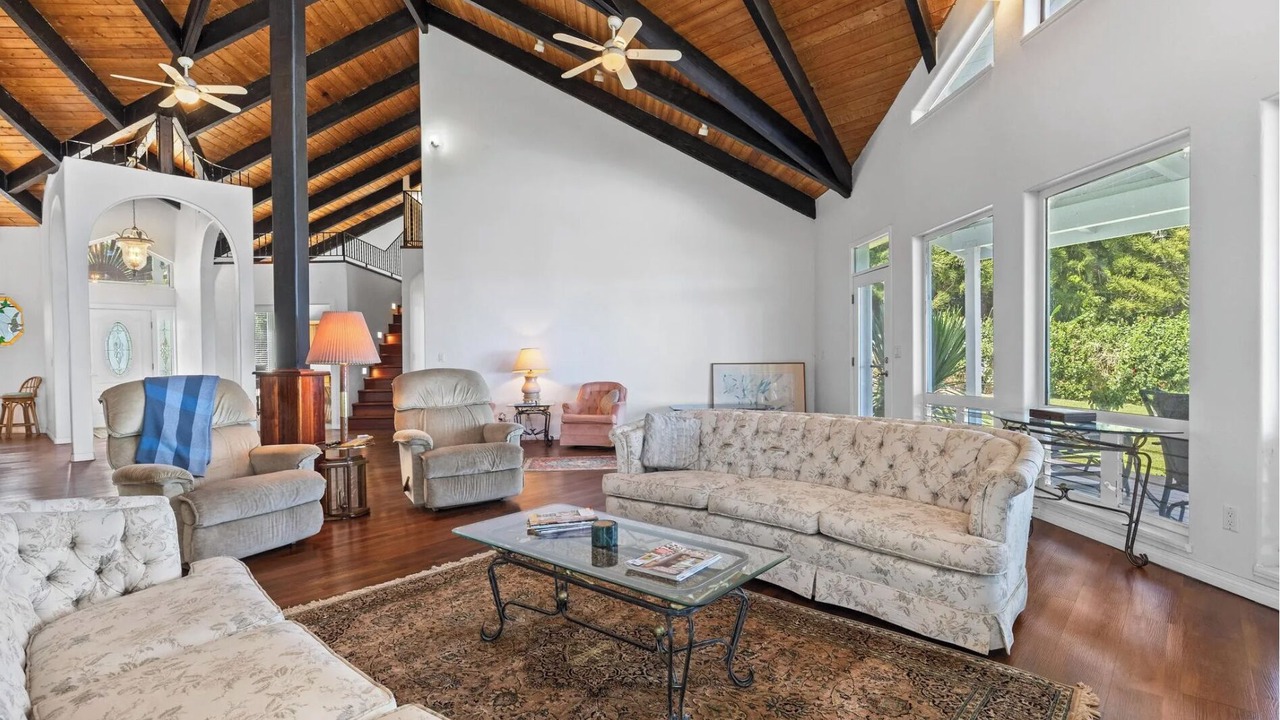 Photo of Livingroom in Ookala