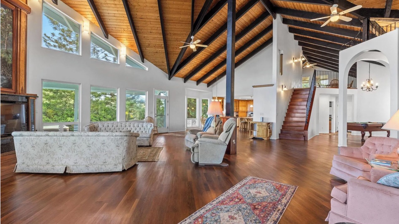 Photo of Livingroom in Ookala