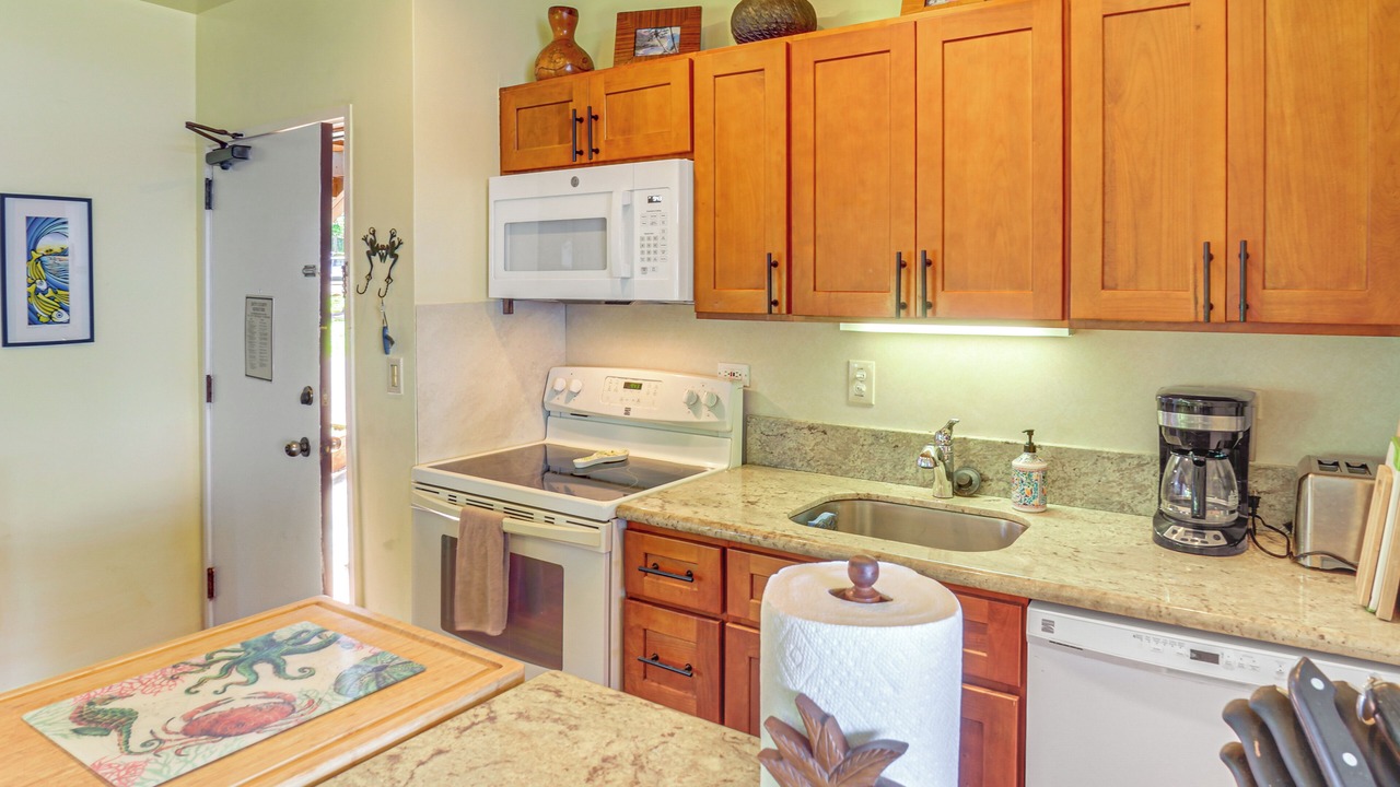 Photo of Kitchen in Maunaloa