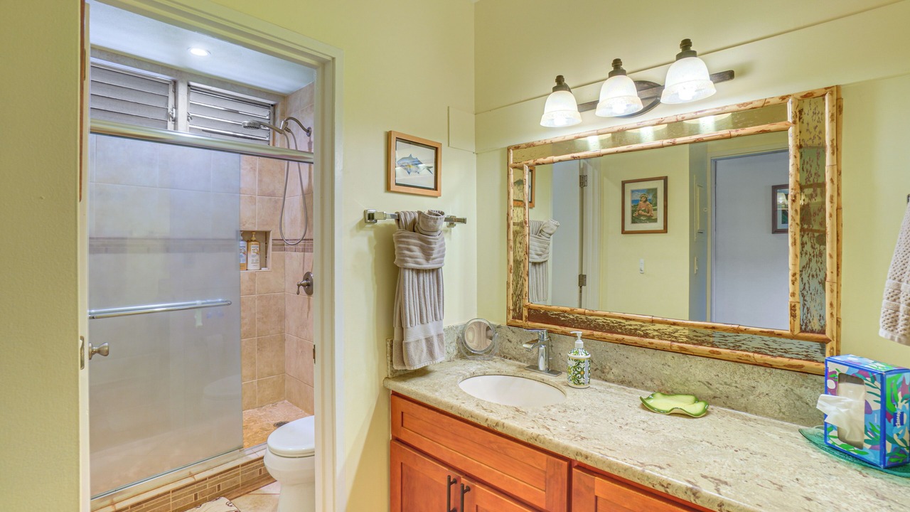 Photo of Bathroom in Maunaloa