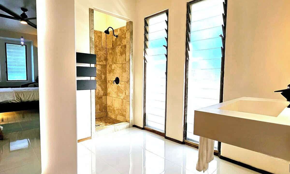 Photo of Bathroom in Kapoho