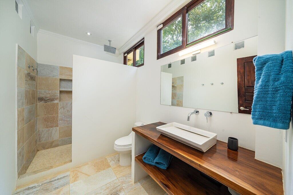Photo of Bathroom in Kaneohe