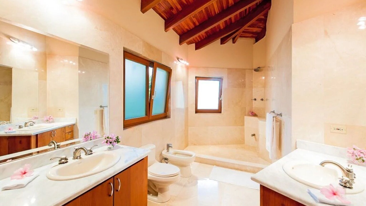 Photo of Bathroom in Kaneohe