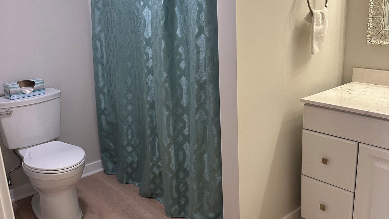 Photo of Bathroom in Macalester - Groveland