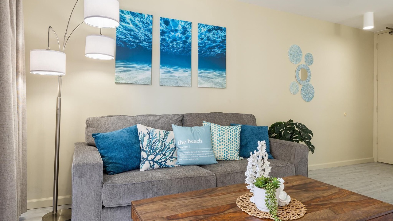 Photo of Livingroom in Waikiki