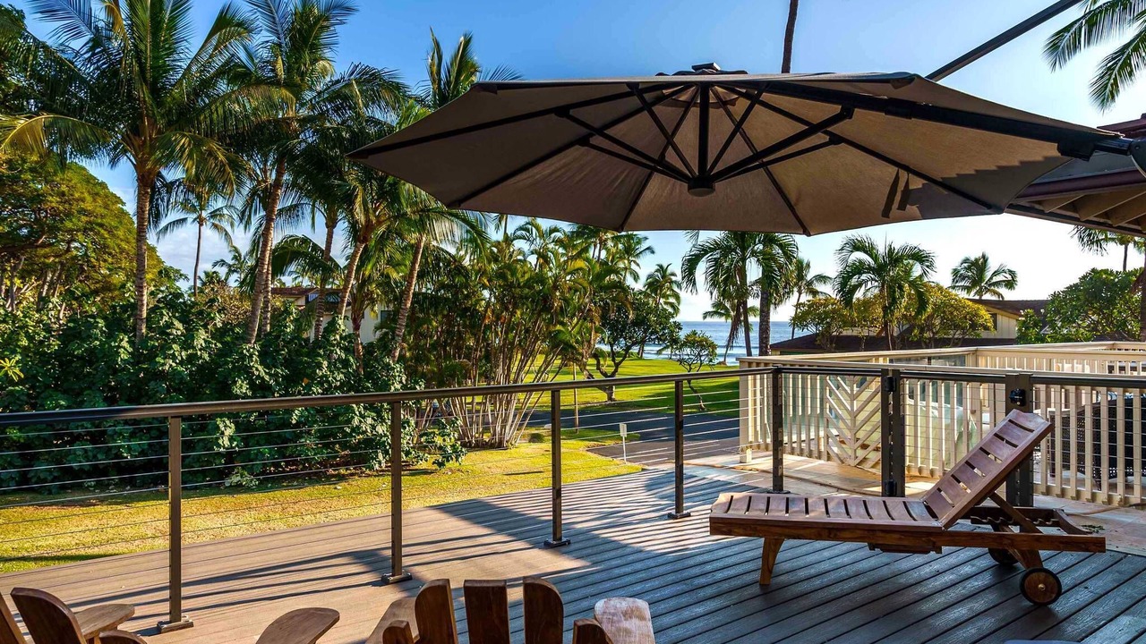Photo of Patio Balcony in Downtown Lahaina