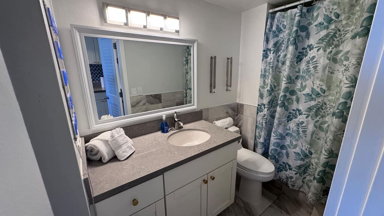 Photo of Bathroom in Waikiki