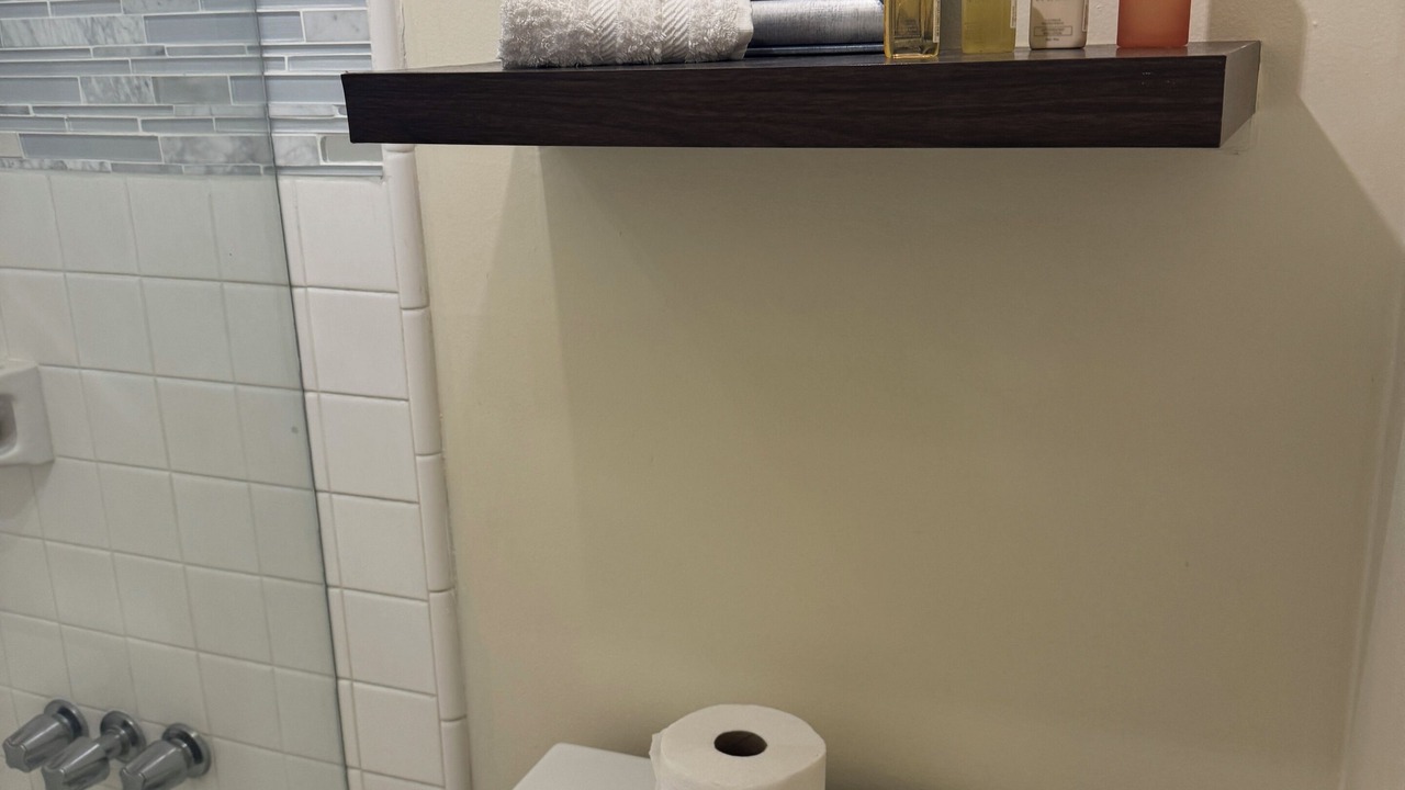 Photo of Bathroom in Ala Moana
