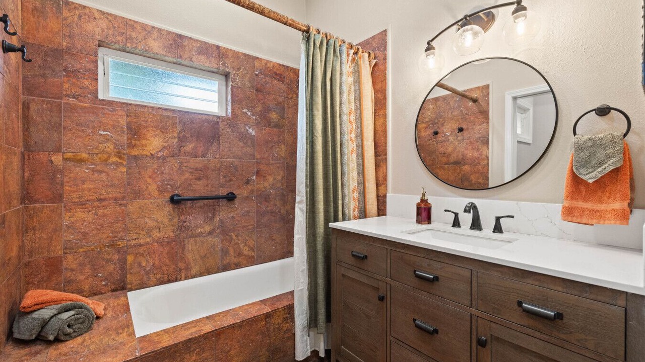 Photo of Bathroom in Kaneohe