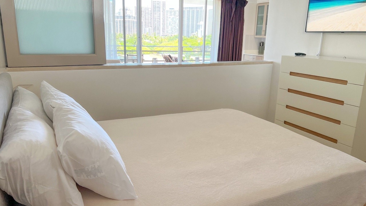 Photo of Bedroom in Waikiki
