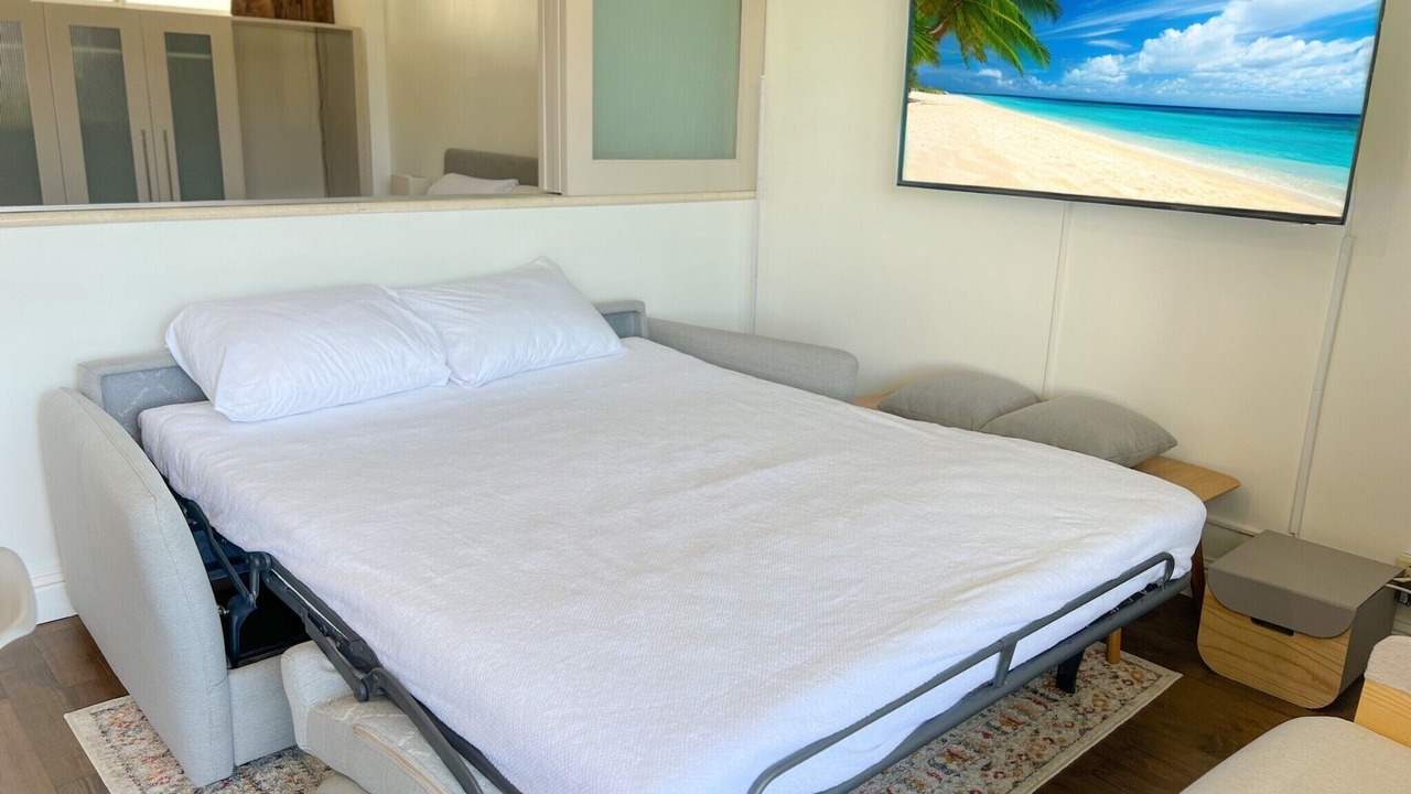 Photo of Bedroom in Waikiki