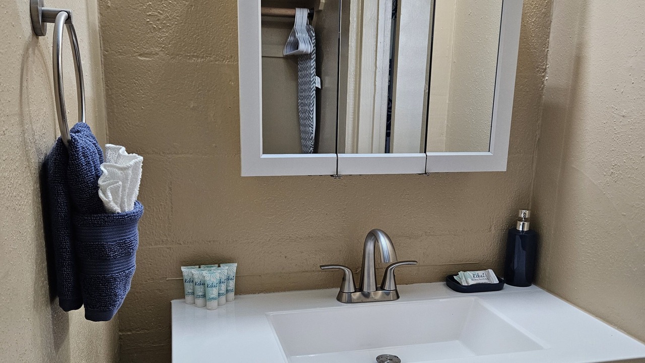 Photo of Bathroom in Keaukaha