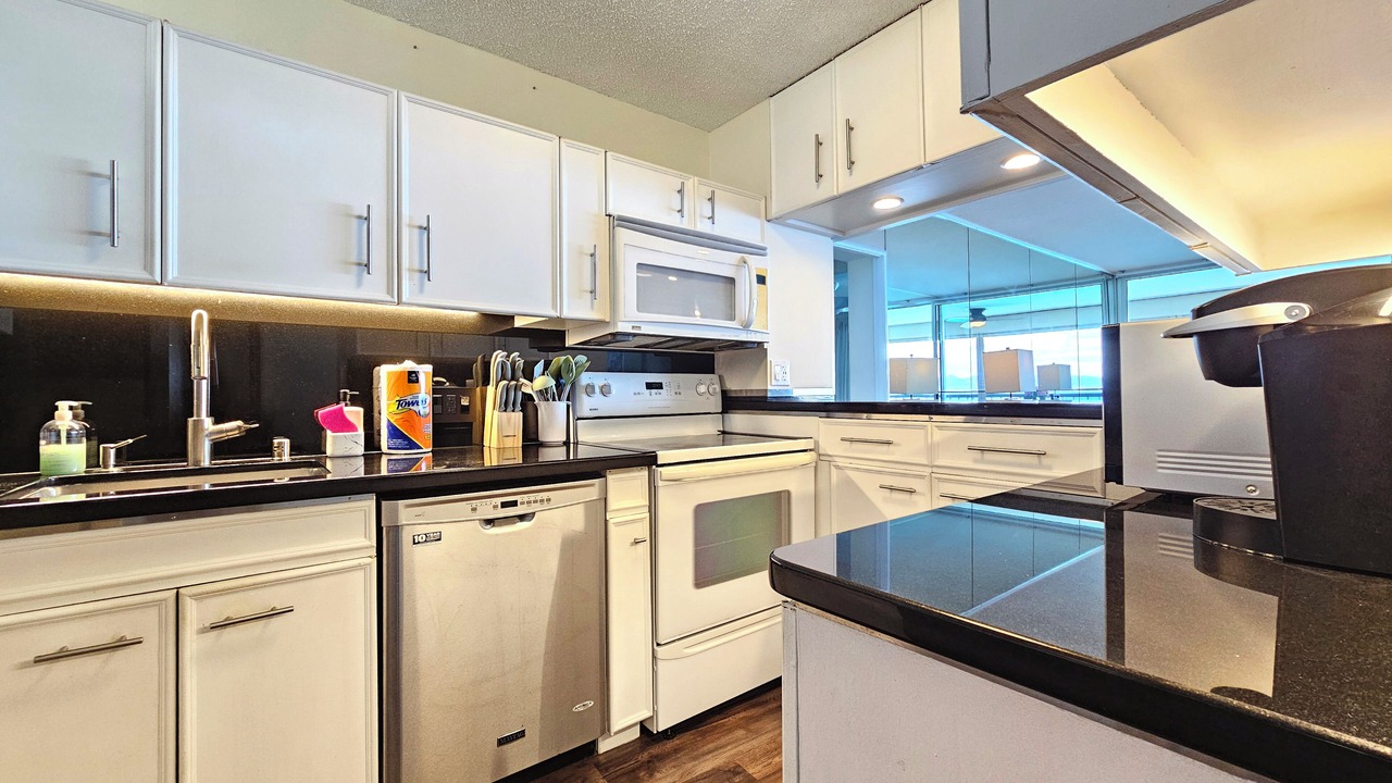 Photo of Kitchen in Diamond Head - Kapahulu - St. Louis
