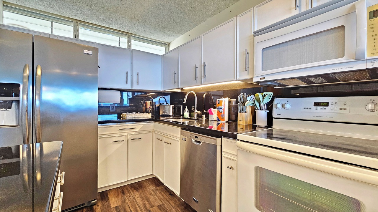 Photo of Kitchen in Diamond Head - Kapahulu - St. Louis