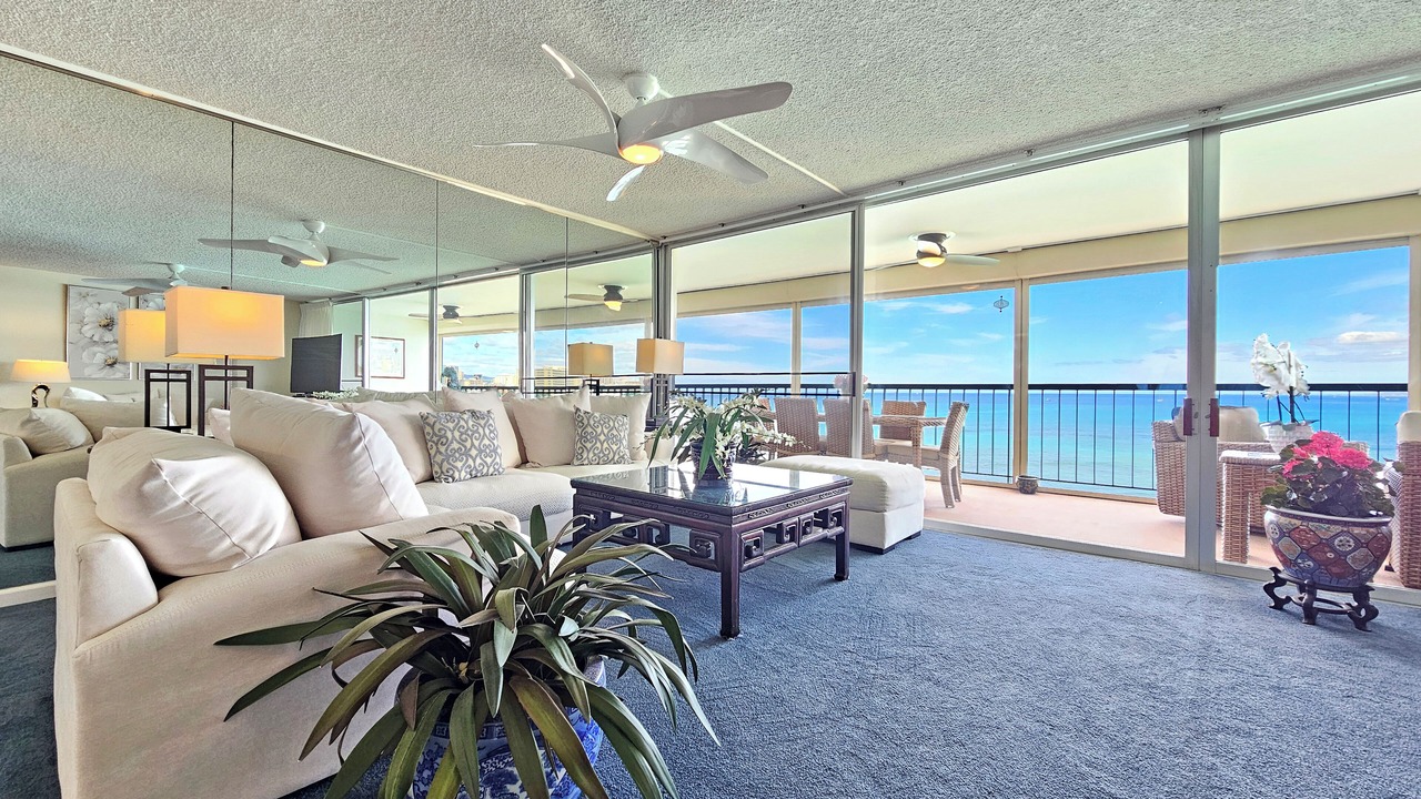 Photo of Livingroom in Diamond Head - Kapahulu - St. Louis