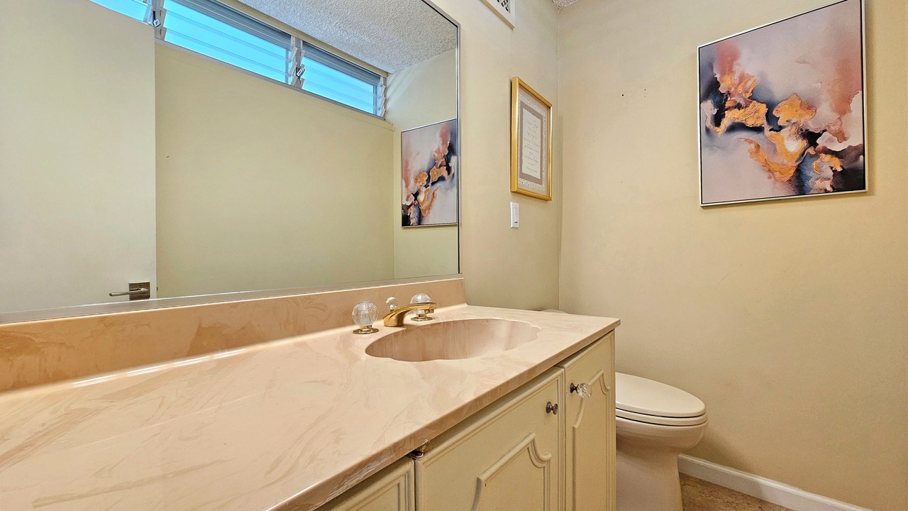 Photo of Bathroom in Diamond Head - Kapahulu - St. Louis
