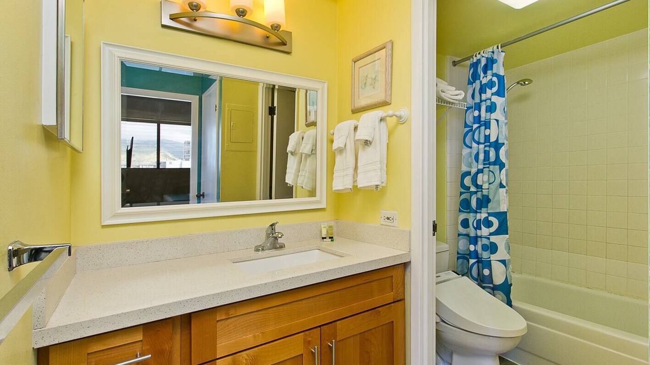 Photo of Bathroom in McCully - Moiliili