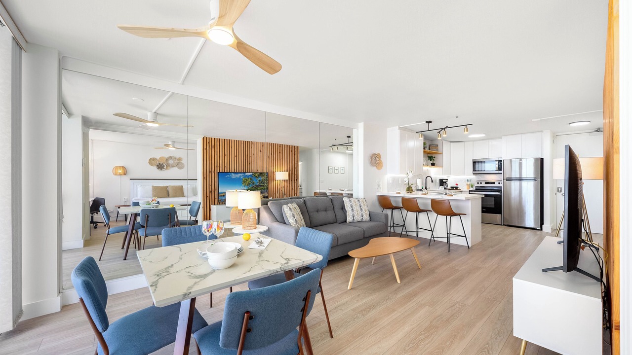 Photo of Livingroom in Waikiki